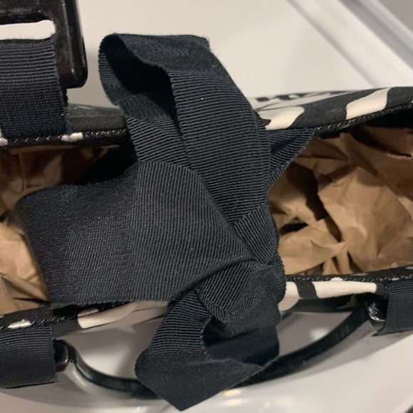 NWOT Never used! 
Beautiful bag 
Black/white design 
Black wooden handles. - Picture 4 of 11
